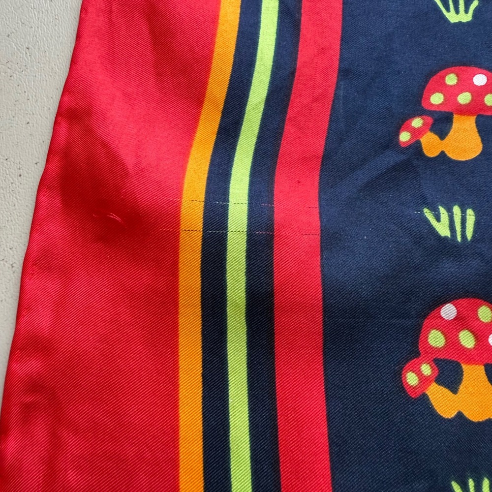 Vtg Echo Mushroom Silk Scarf Red Navy Cottagecore Fairy whimsy 70s retro Fungi - Picture 7 of 11